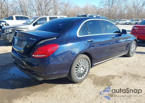 2015 Mercedes-Benz C 300 Luxury 4Matic из США, поврежденный, VIN 55SWF4KB8FU015031